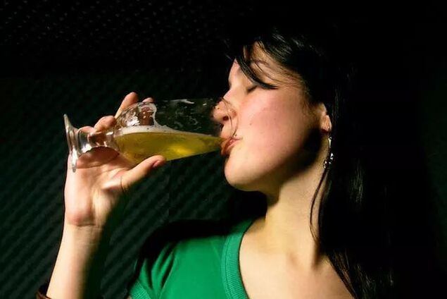 alcoholismo feminino da cervexa